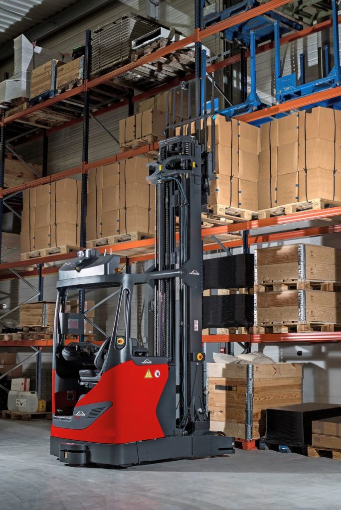 Linde unveils automated reach truck | Industrial Vehicle Technology ...