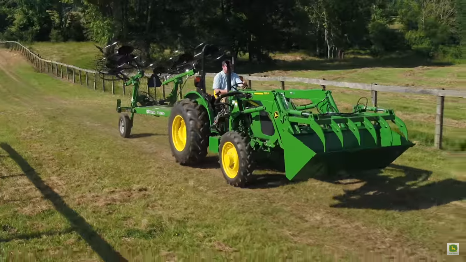 John Deeres 5e 3 Cylinder Tractor In Action Industrial Vehicle Technology International 9347