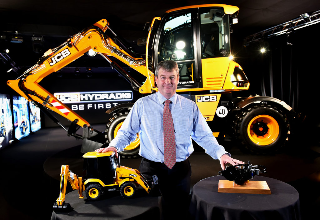 Exclusive Jcb S First Rotating Telehandler Heads Up Its New Launches Industrial Vehicle Technology International